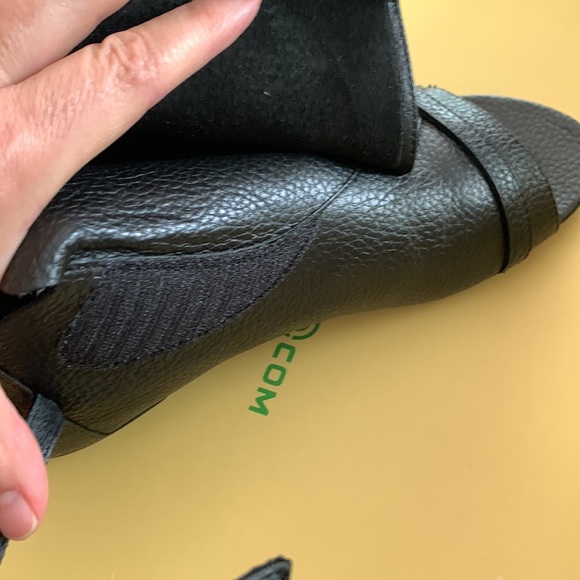 Leather peep toe bootie - Picture 4 of 4